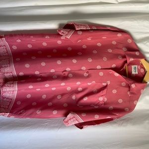 Benetton short sleeve w/ white prints shirt size M